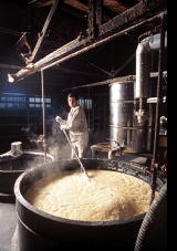 桶谷石鹸の石鹸製造時写真